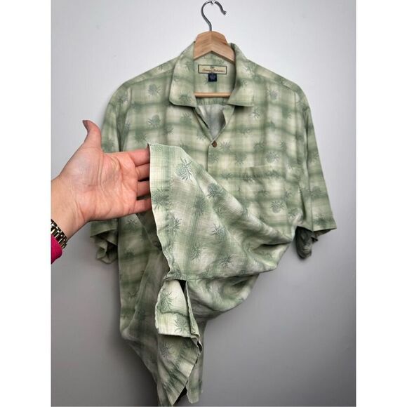 Tommy Bahama Silk Short Sleeve Wood Button‎ Green Pineapple Hawaii Shirt size M - Picture 10 of 15